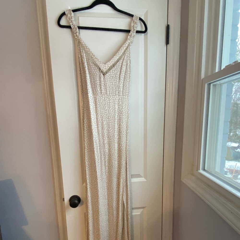 Off white polka-dot maxi dress with open back